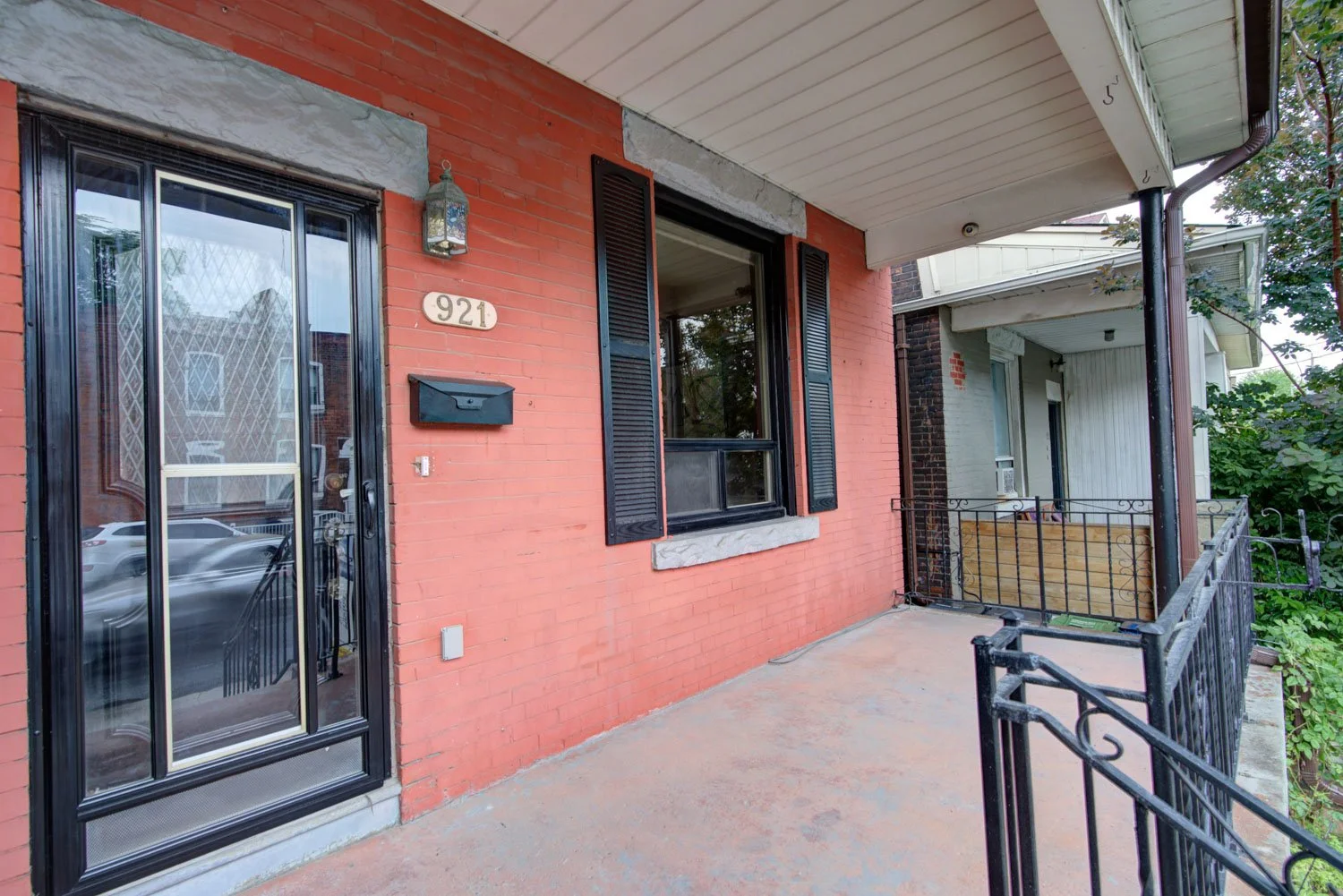 921 Lansdowne_047.jpg