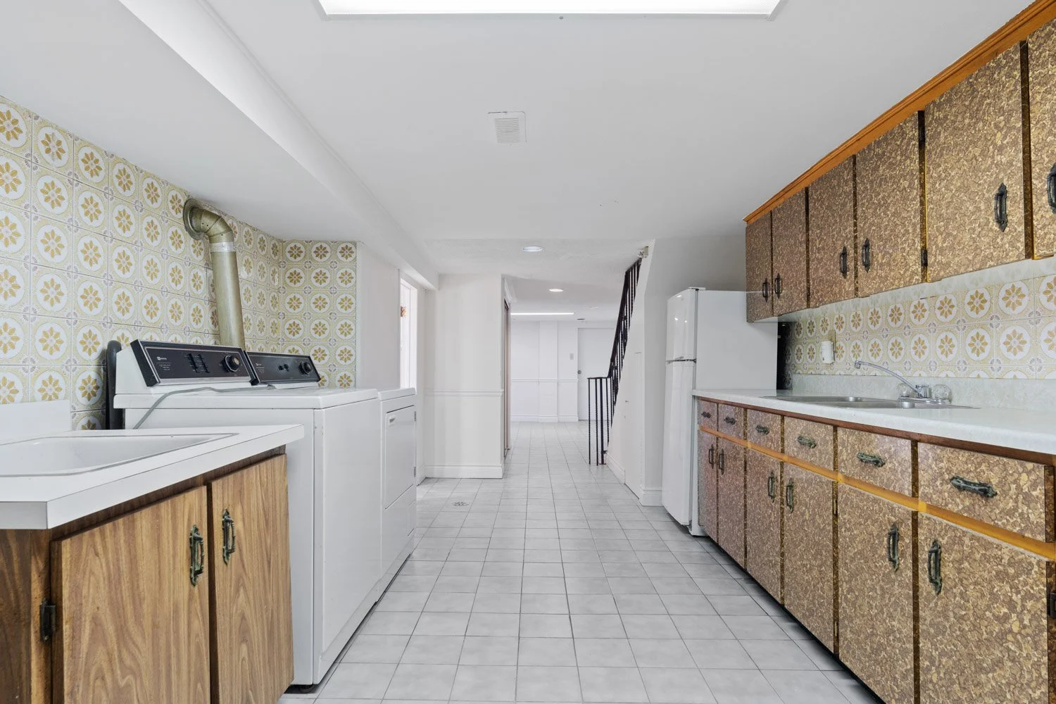 921 Lansdowne_039.jpg