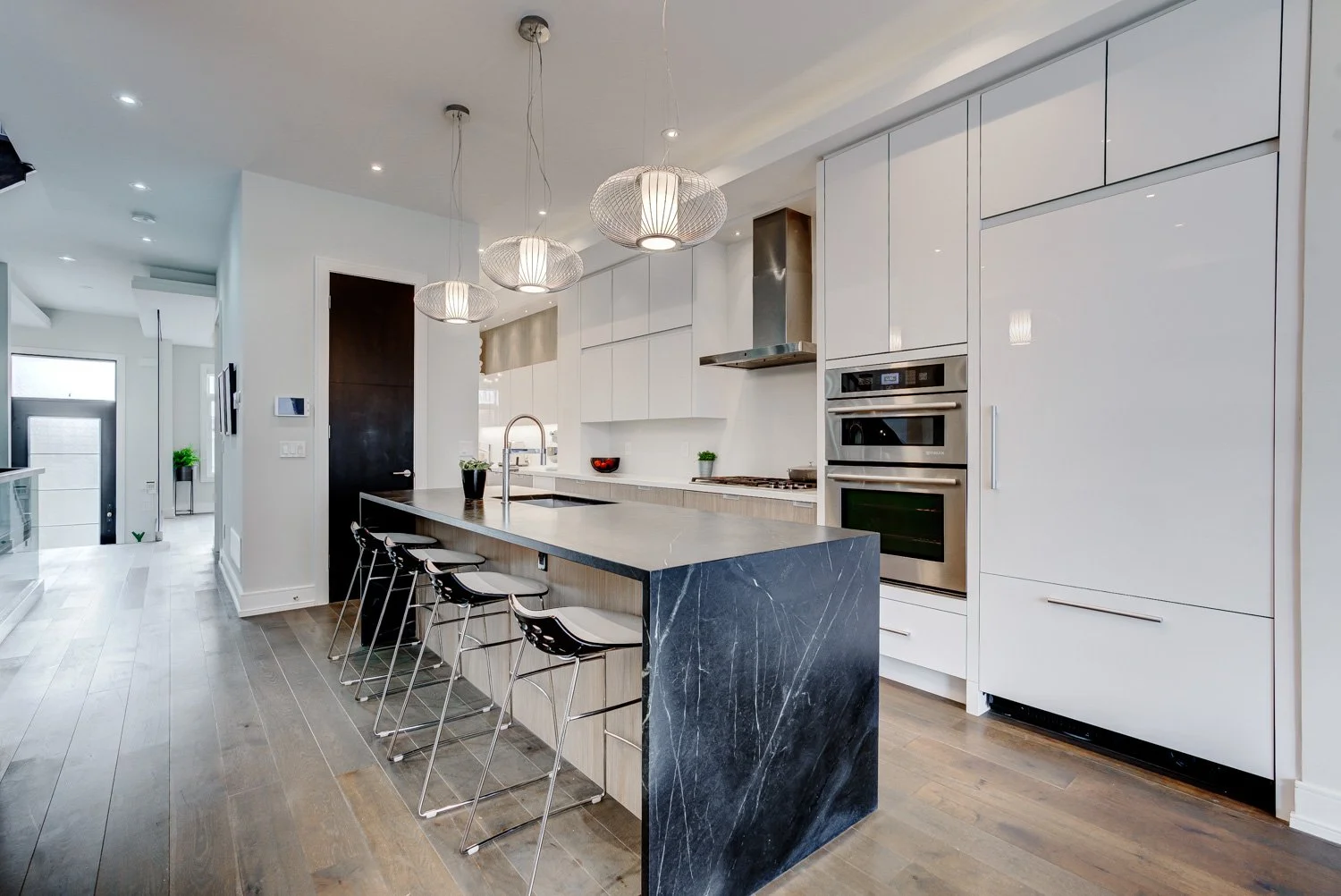 484 St Germain INT_009.jpg