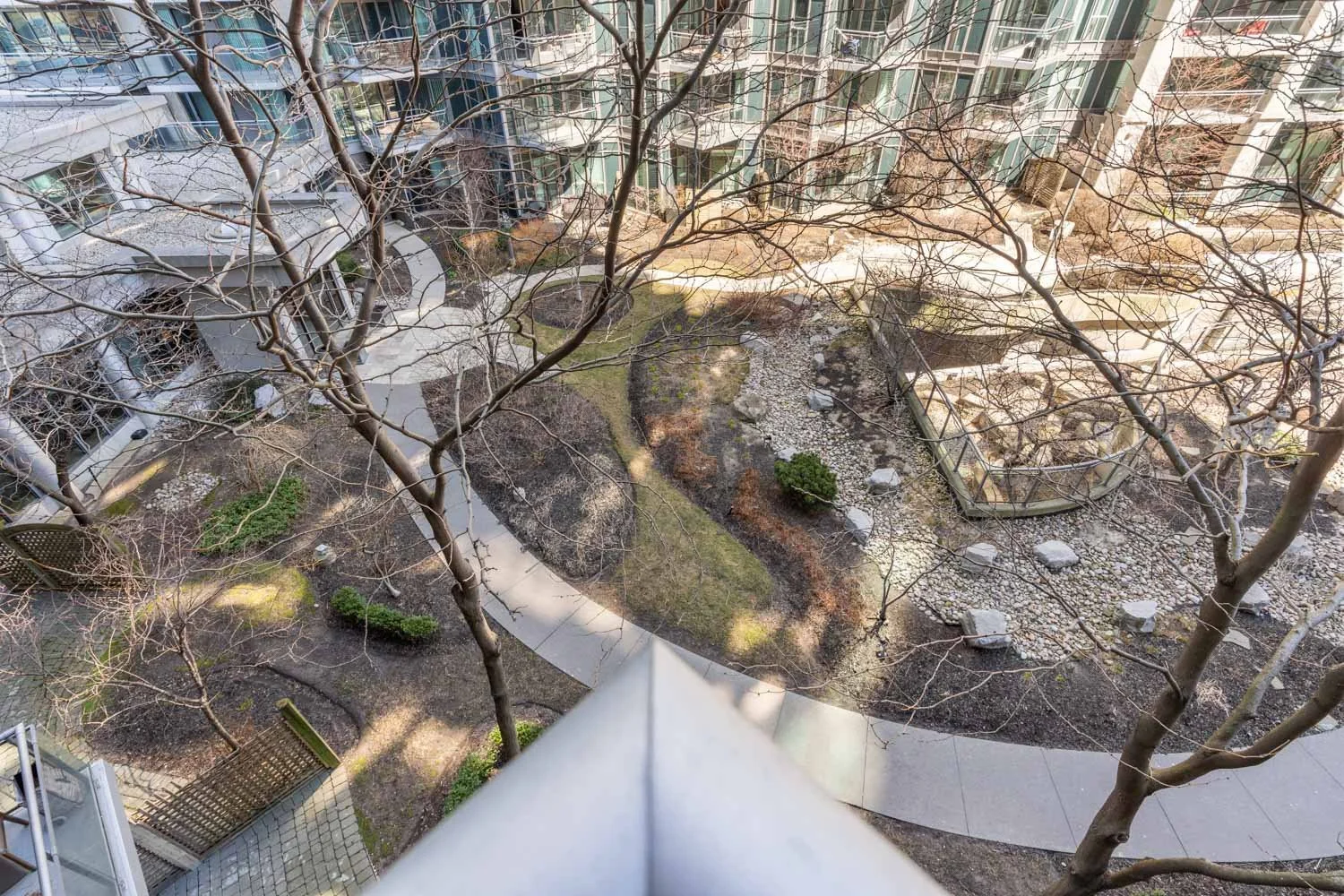 2121 Lakeshore_033.jpg