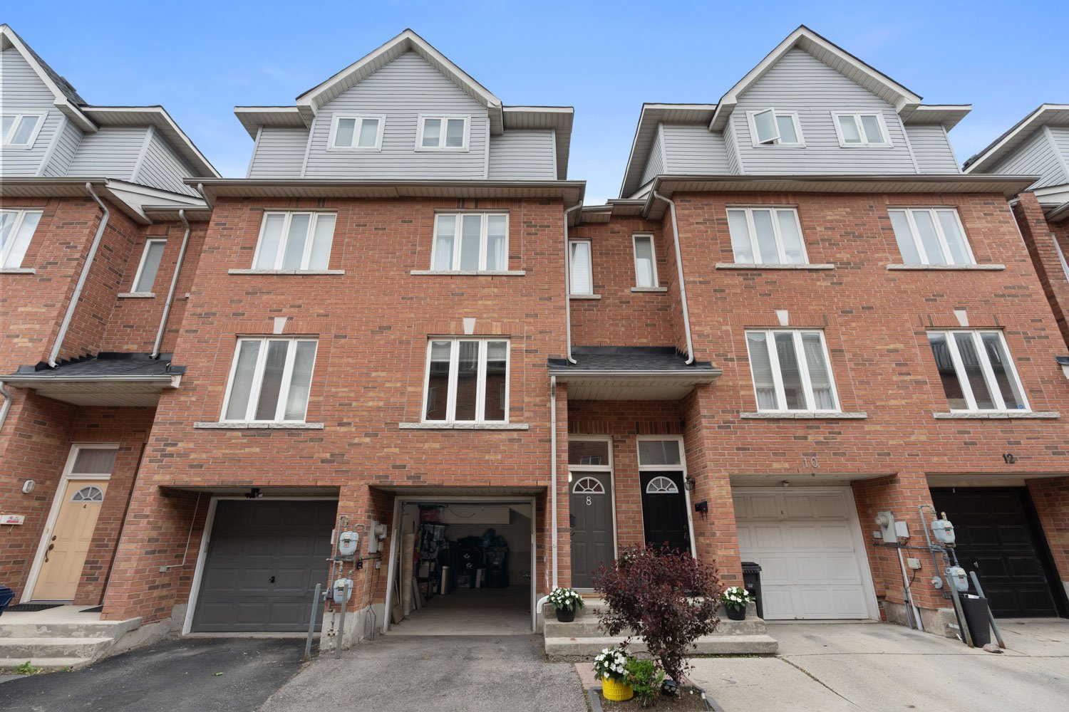 8 Grogan Mews_038.jpg