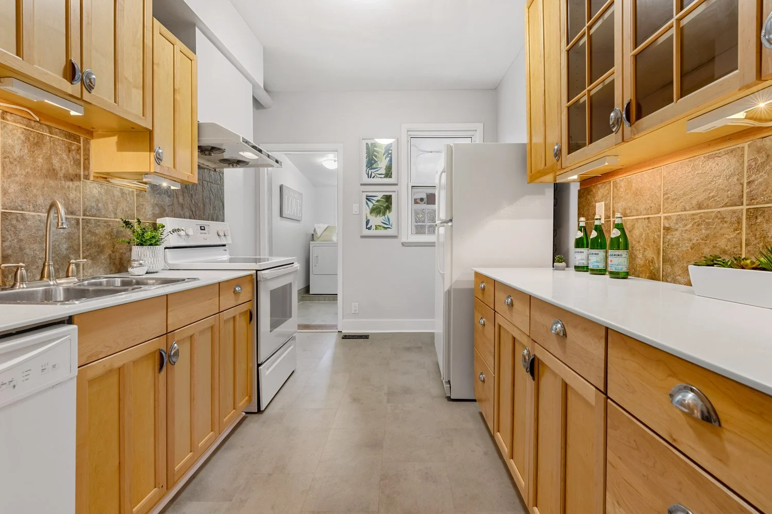 278 Montrose_012.jpg