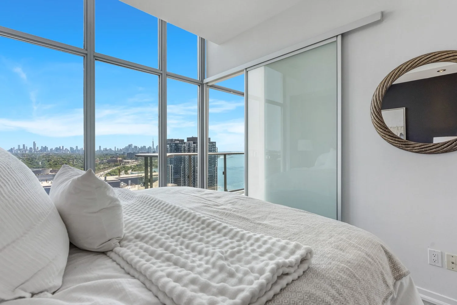 105 The Queensway_019.jpg