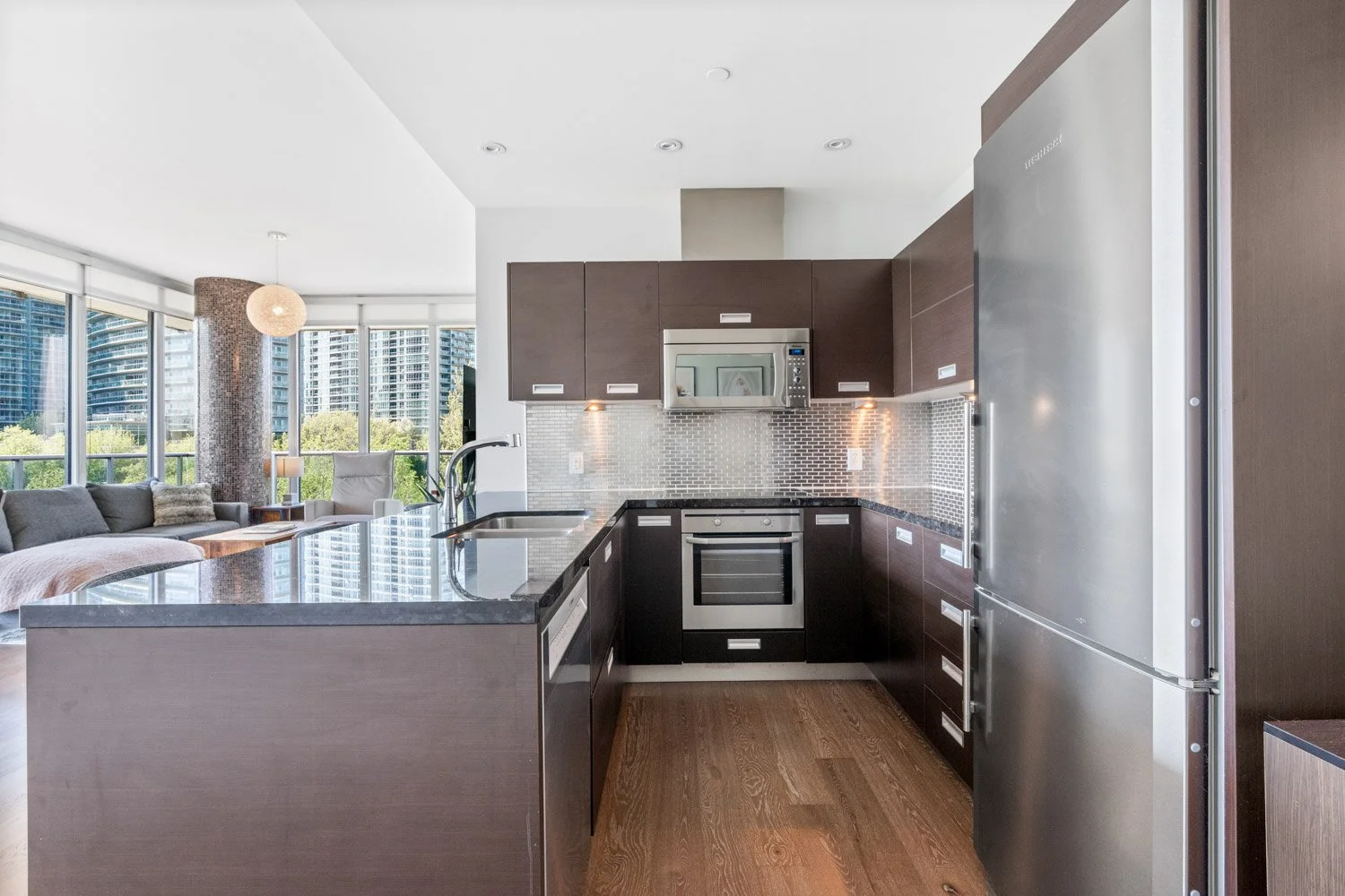 88 Parklawn_010.jpg