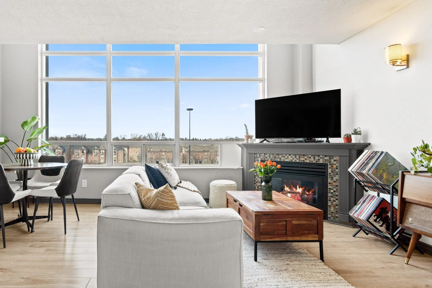 200 Manitoba_004.jpg