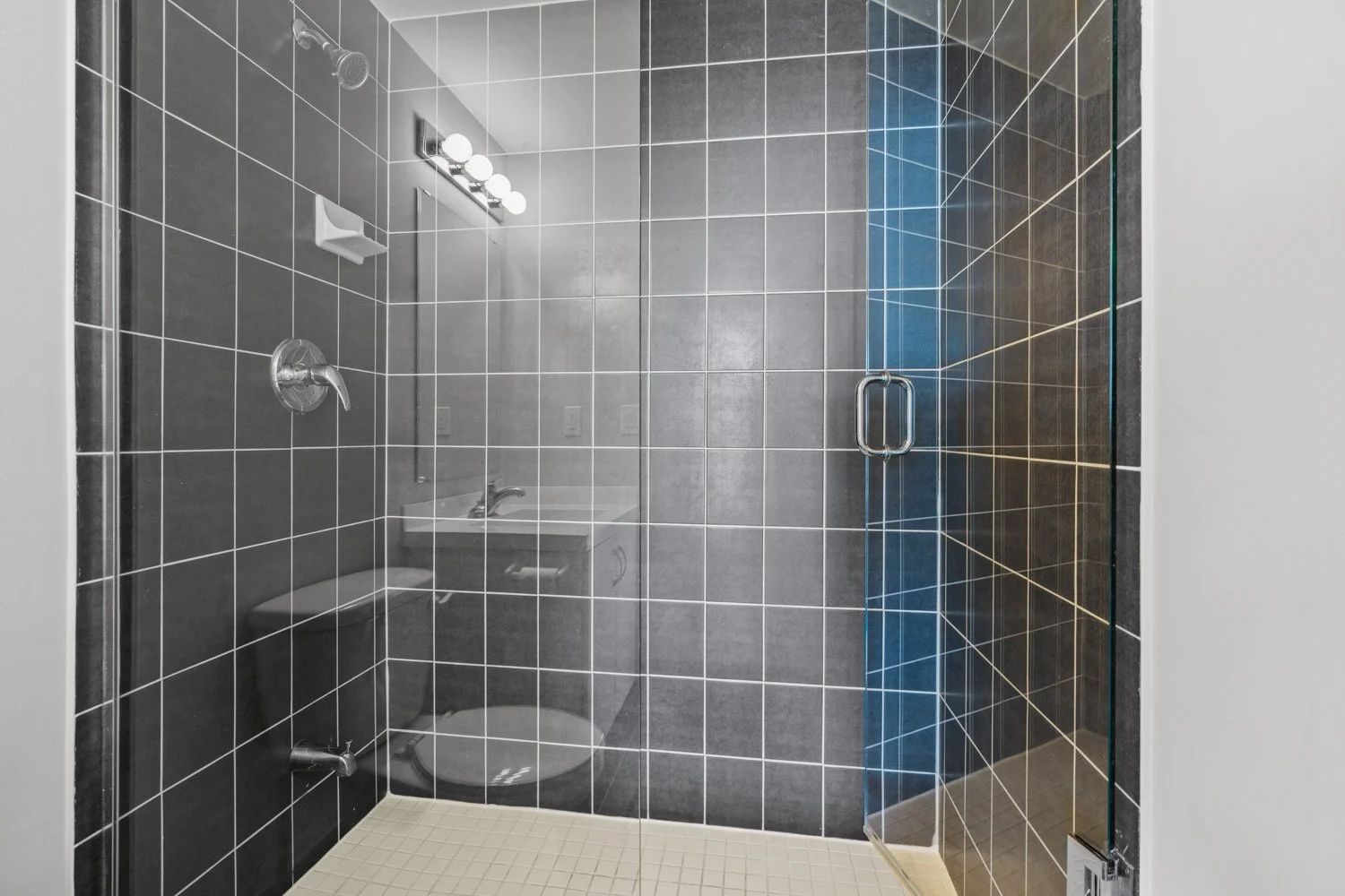 2240 Lakeshore #3006_035.jpg