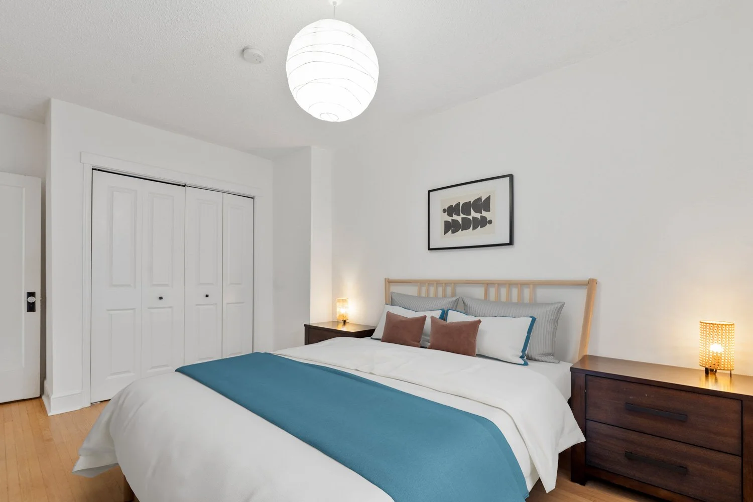 1646 Bathurst_016.jpg