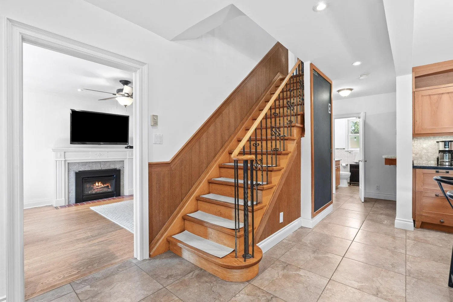 327 Bessborough_017.jpg