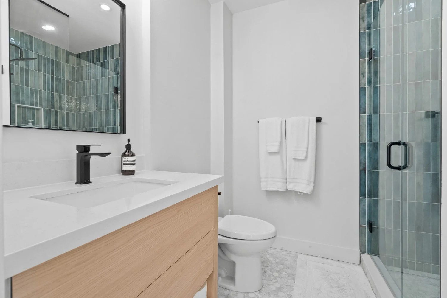 188 Eglinton_033.jpg
