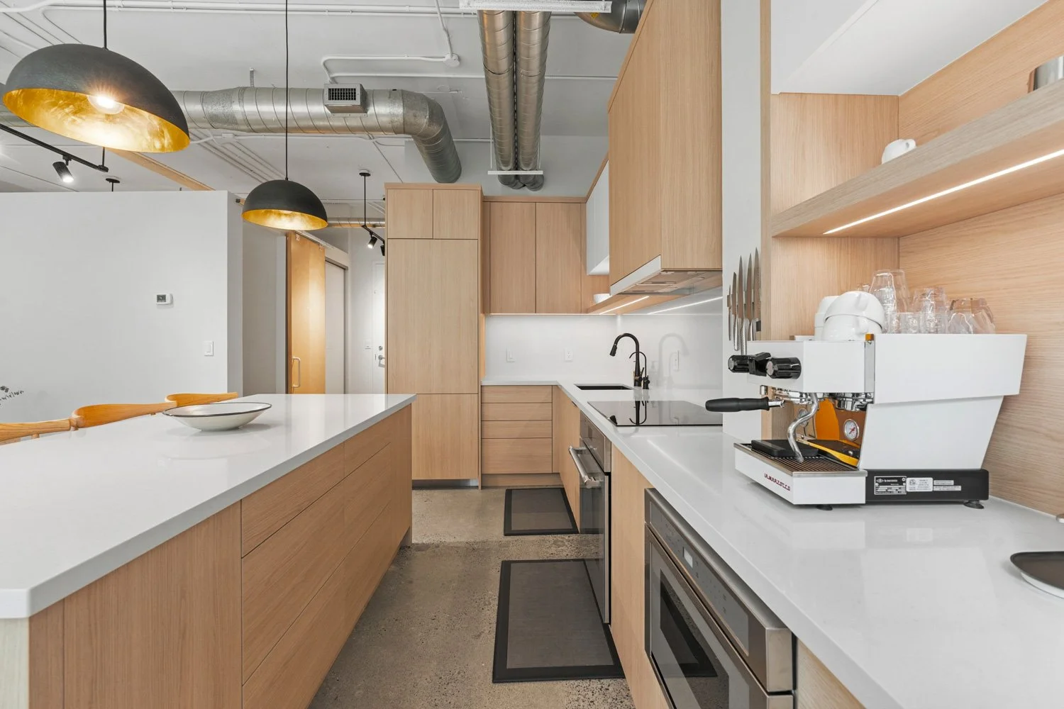 188 Eglinton_007.jpg