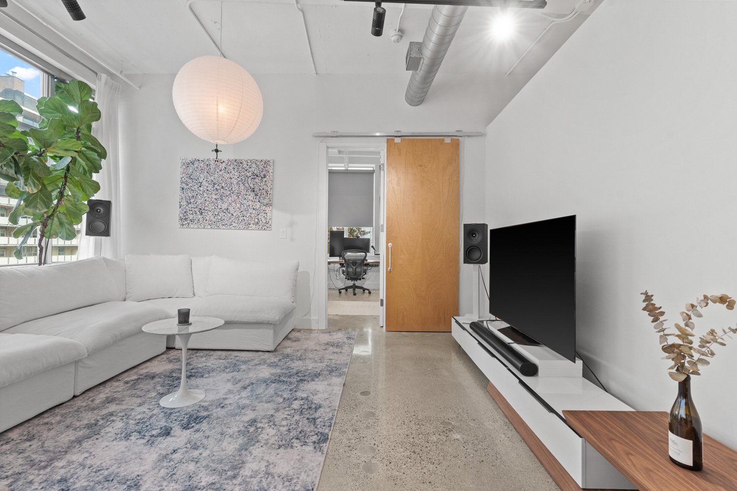 188 Eglinton_019.jpg