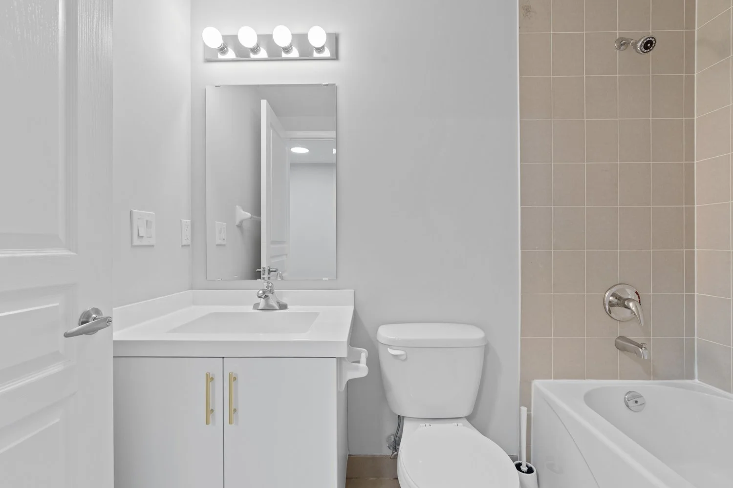 2240 Lakeshore #3006_043.jpg