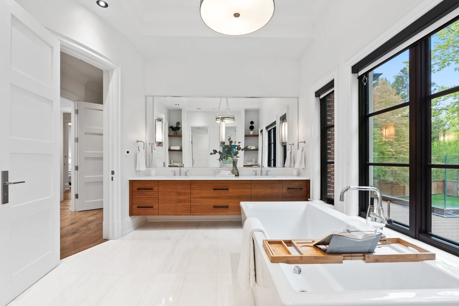 45 Norden Cres_041.jpg