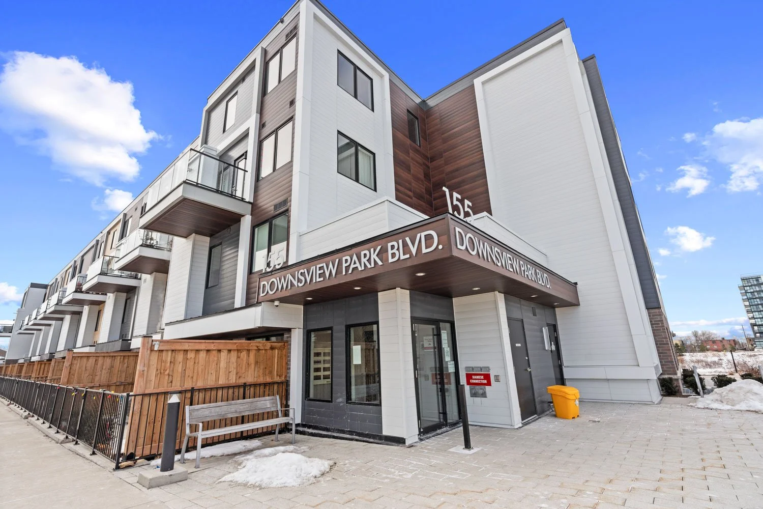 155 Downsview_002.jpg