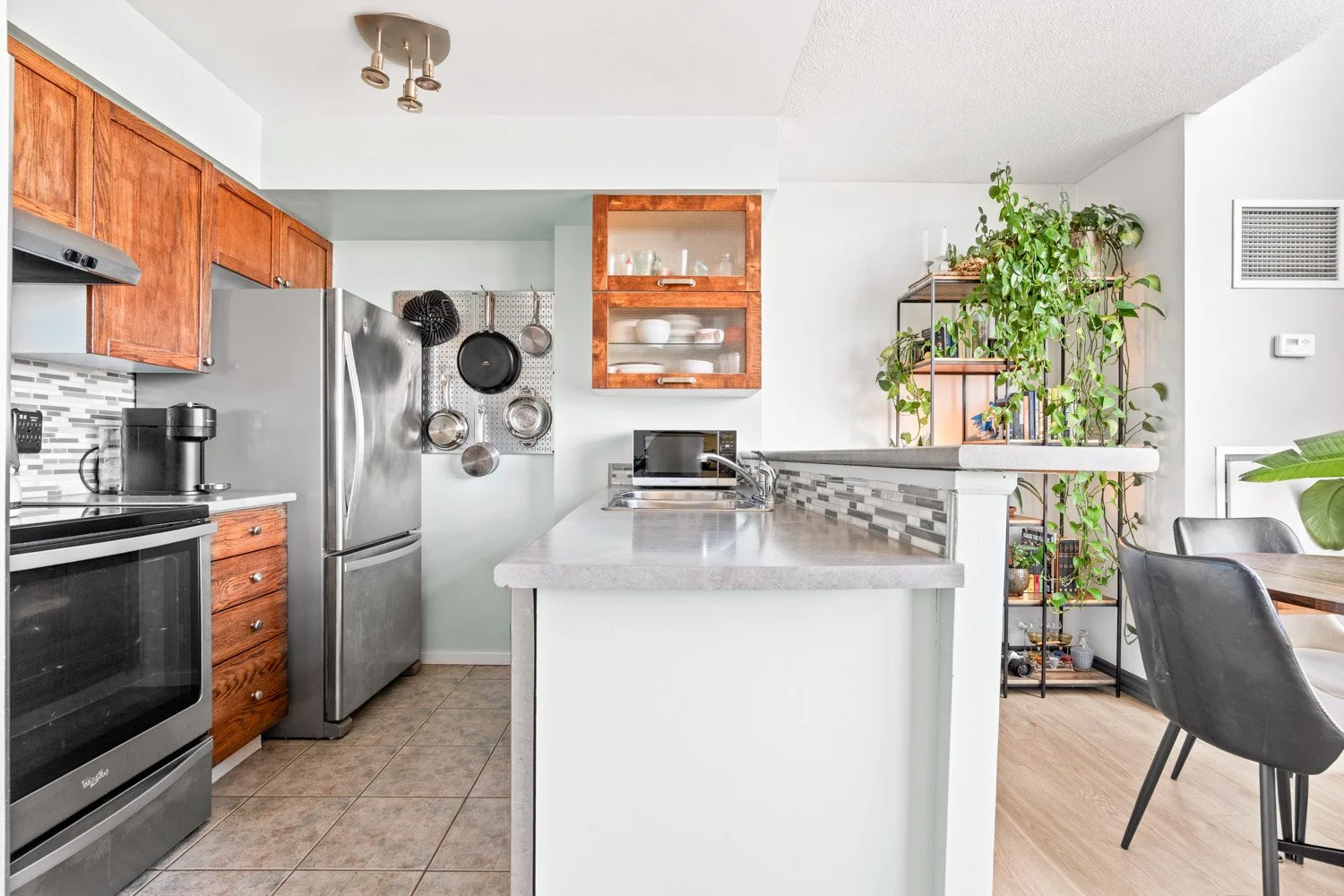 200 Manitoba_011.jpg