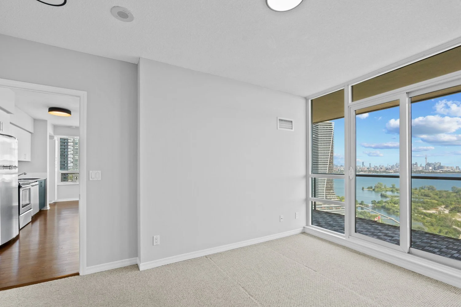 2240 Lakeshore #3006_030.jpg