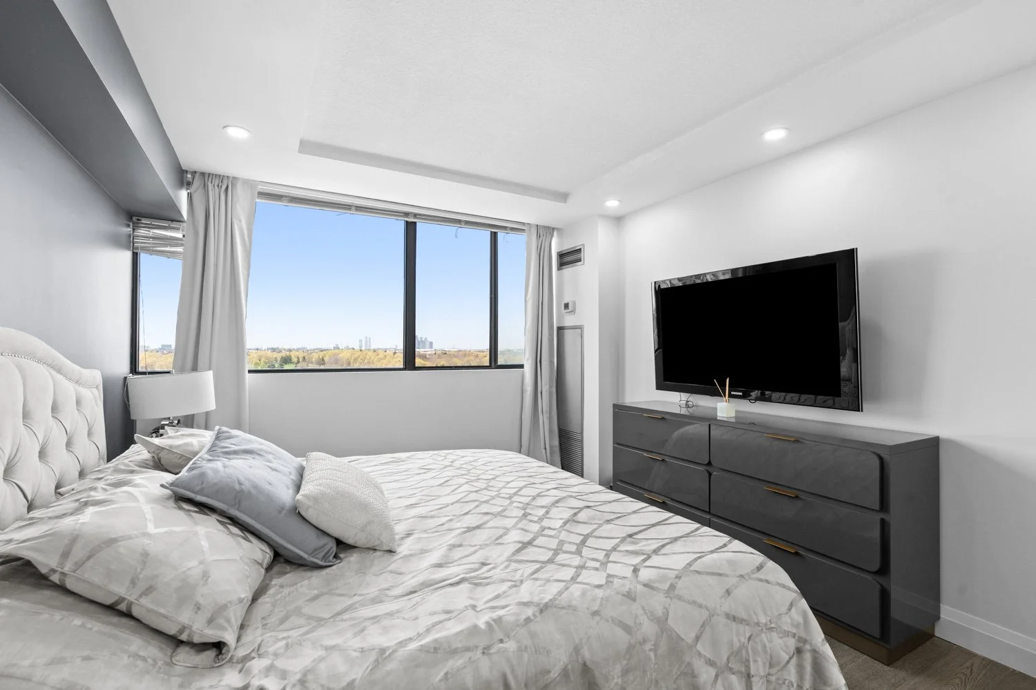 133 Torresdale Ave_019.jpg