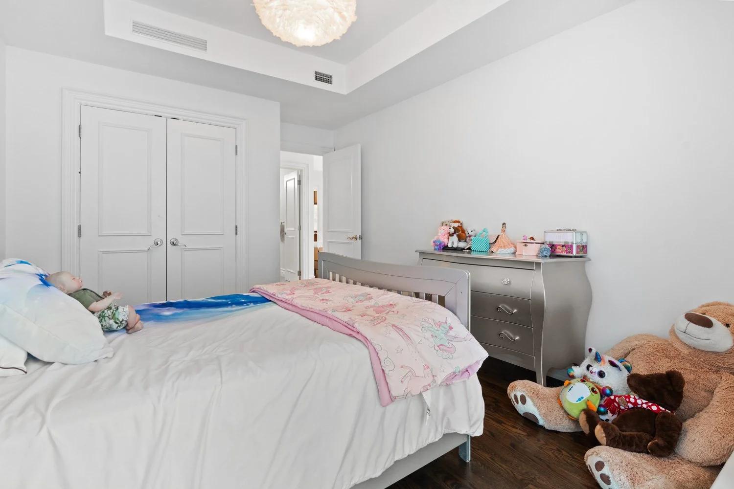 38 Avenue Rd_027.jpg