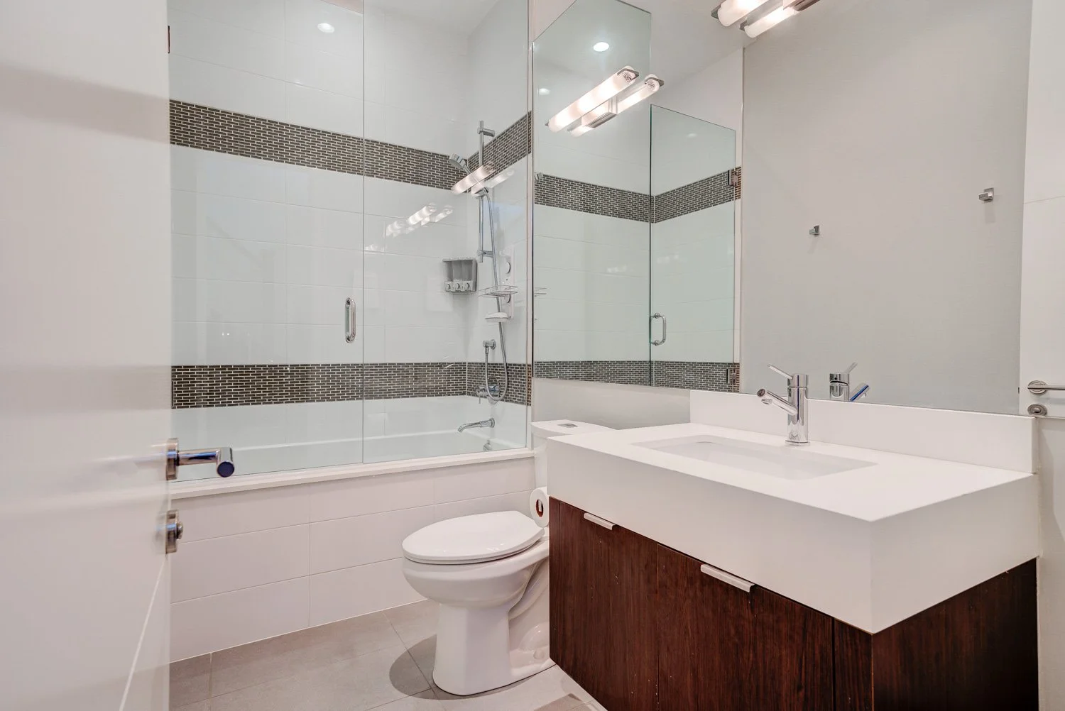 484 St Germain INT_045.jpg