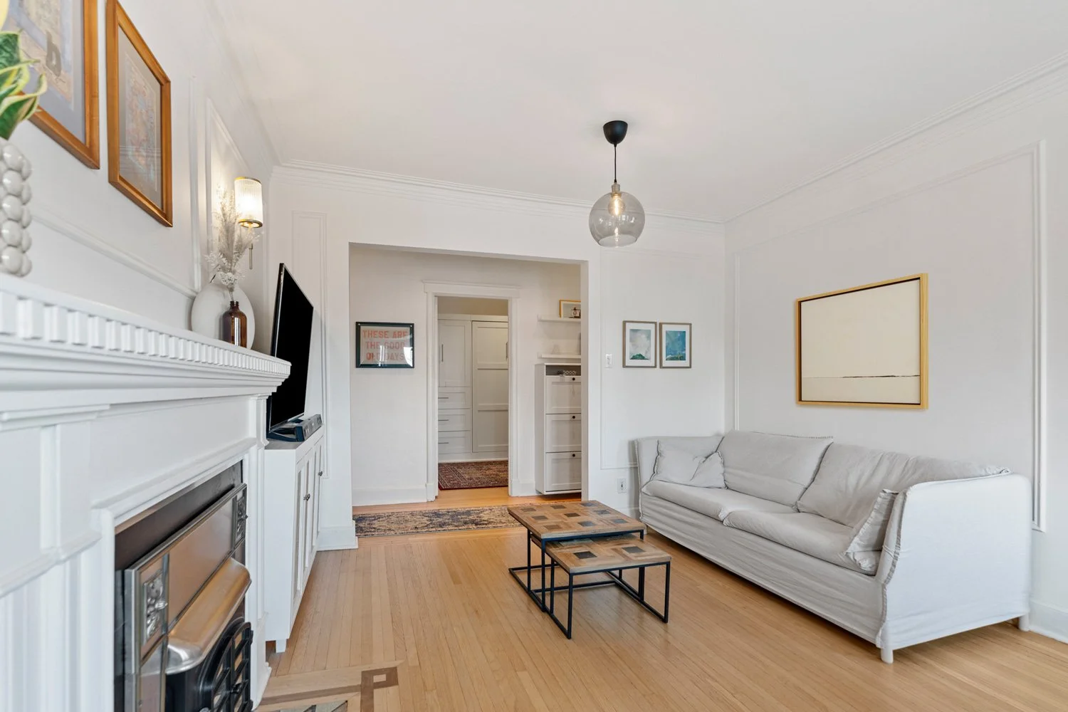 1646 Bathurst_003.jpg