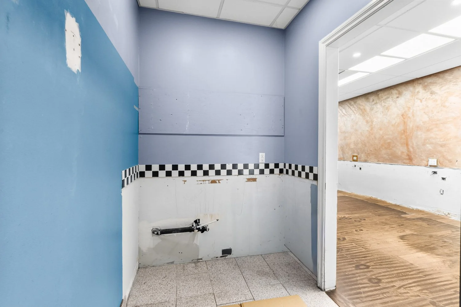 3524 Bathurst St_017.jpg