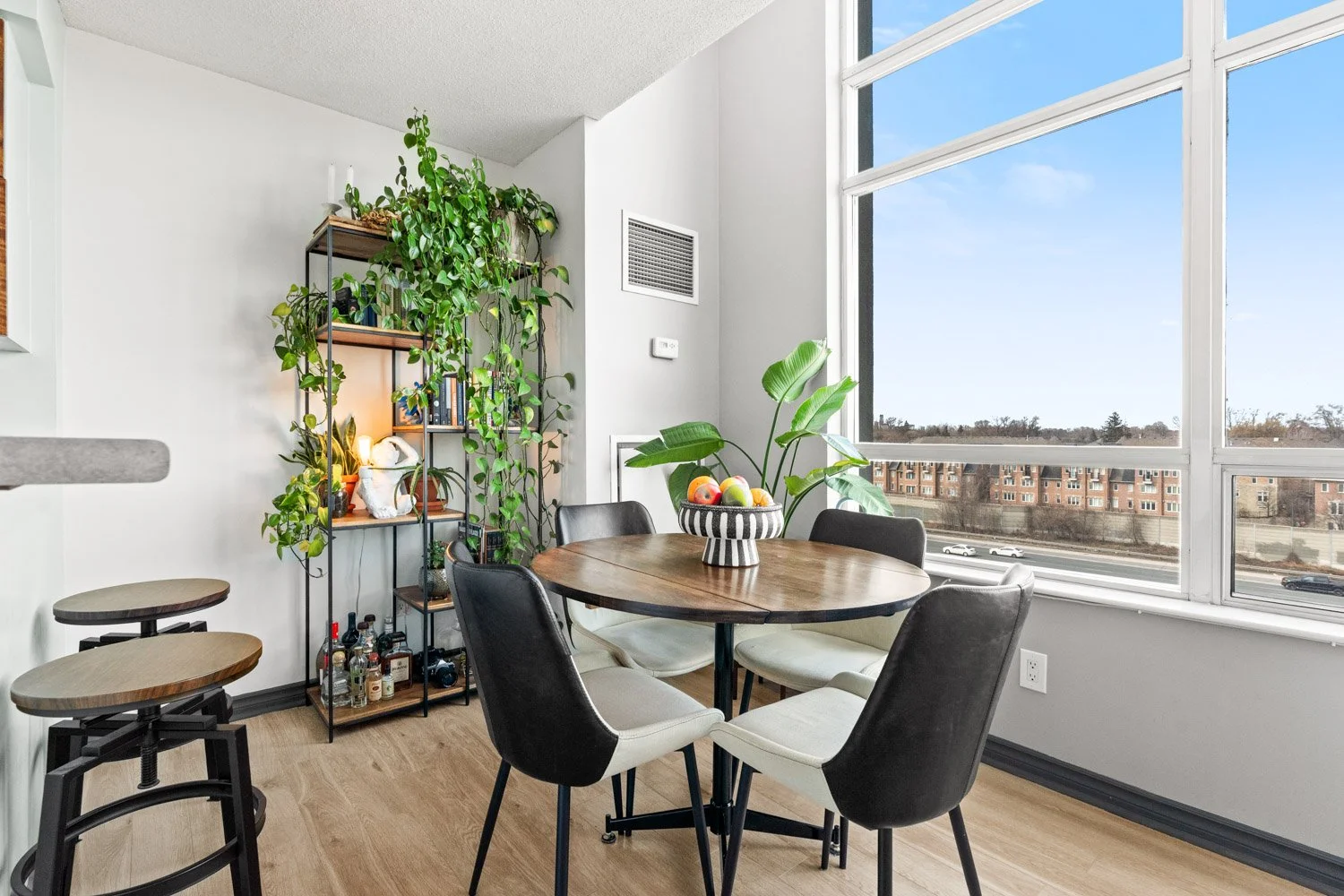 200 Manitoba_014.jpg