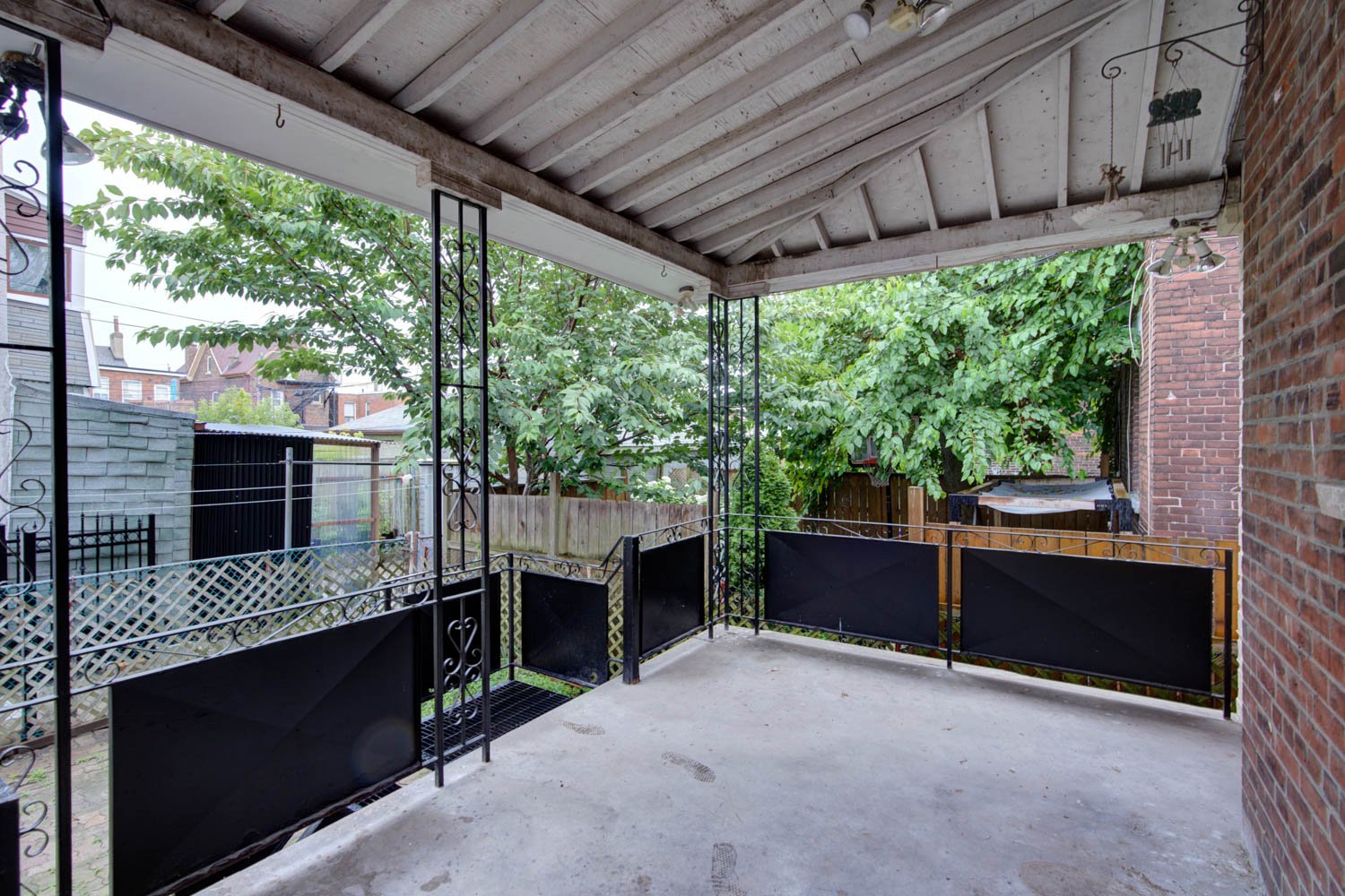 921 Lansdowne_046.jpg