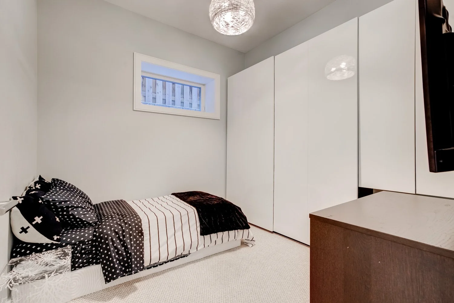 484 St Germain INT_047.jpg