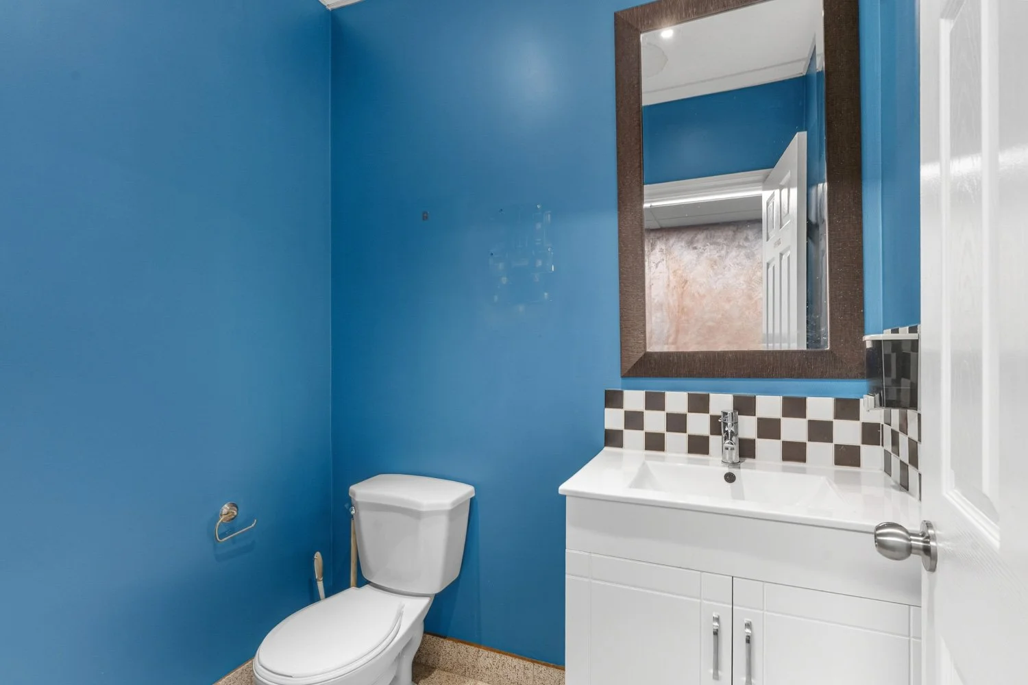 3524 Bathurst St_015.jpg