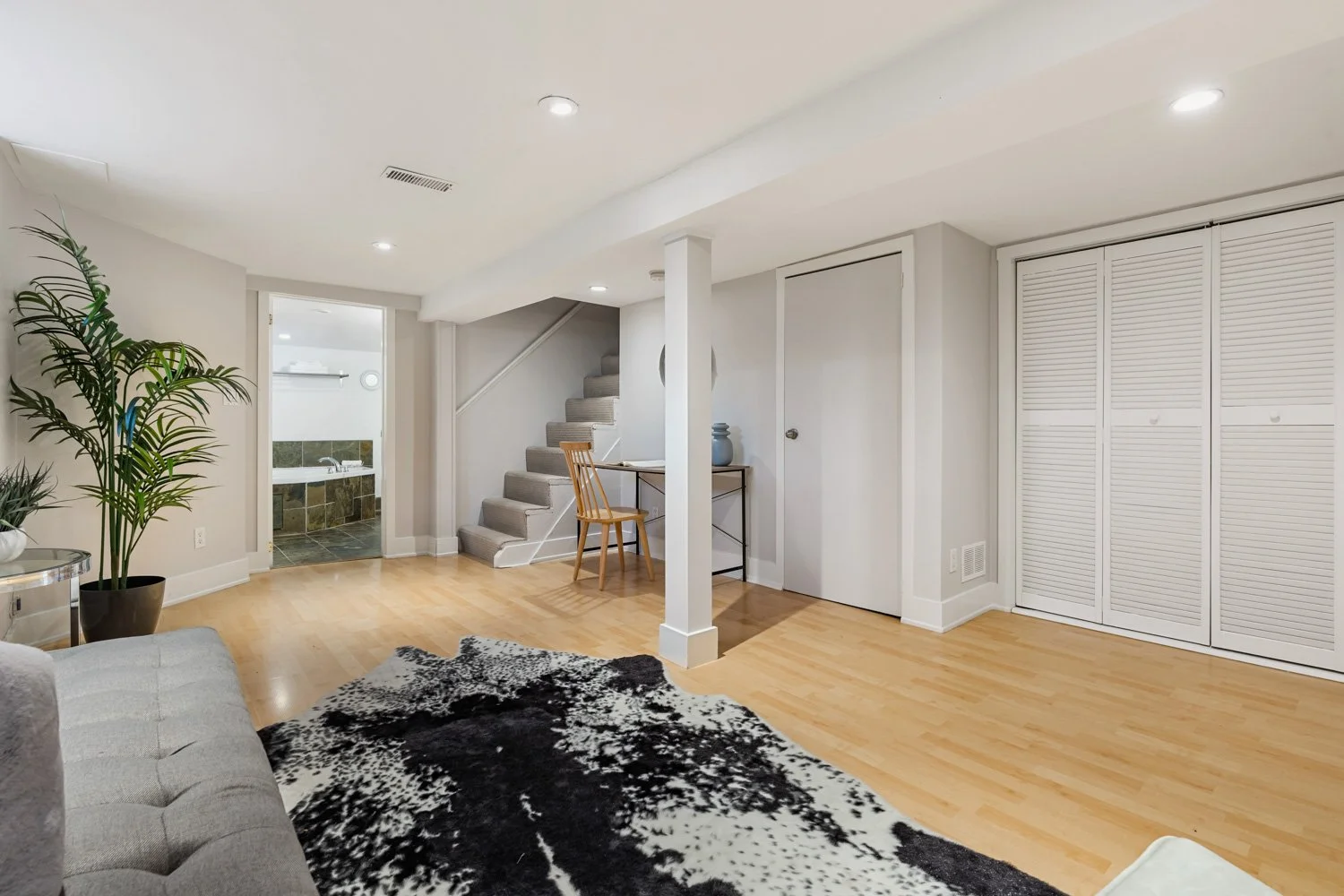 278 Montrose_041.jpg