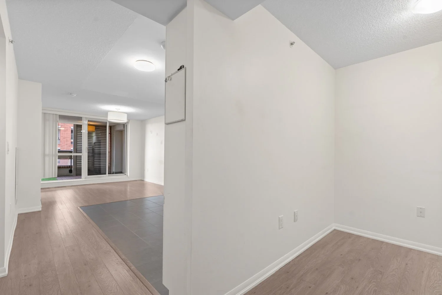 830 lawerence_029.jpg