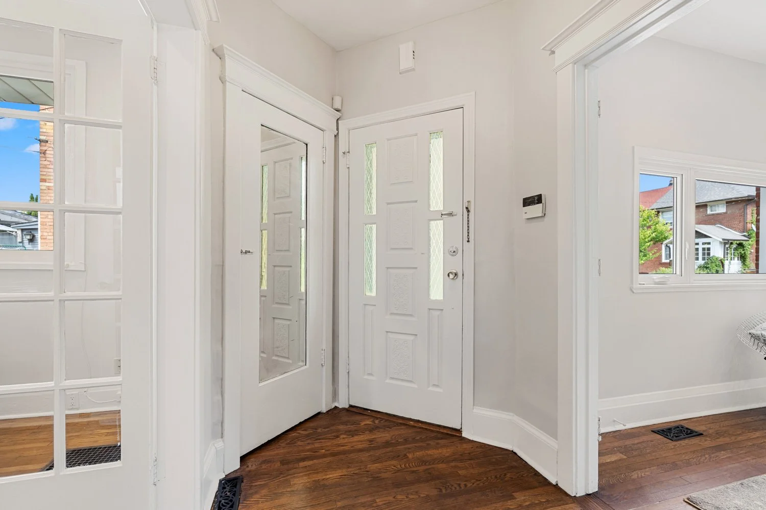 278 Montrose_021.jpg