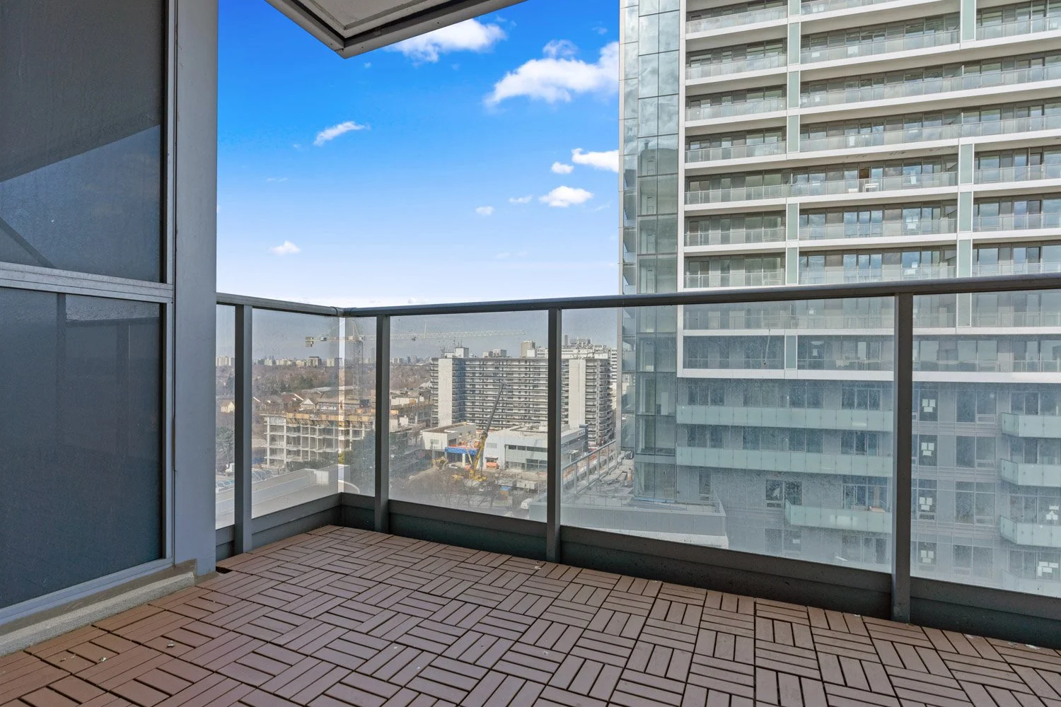 5793 Yonge_017.jpg