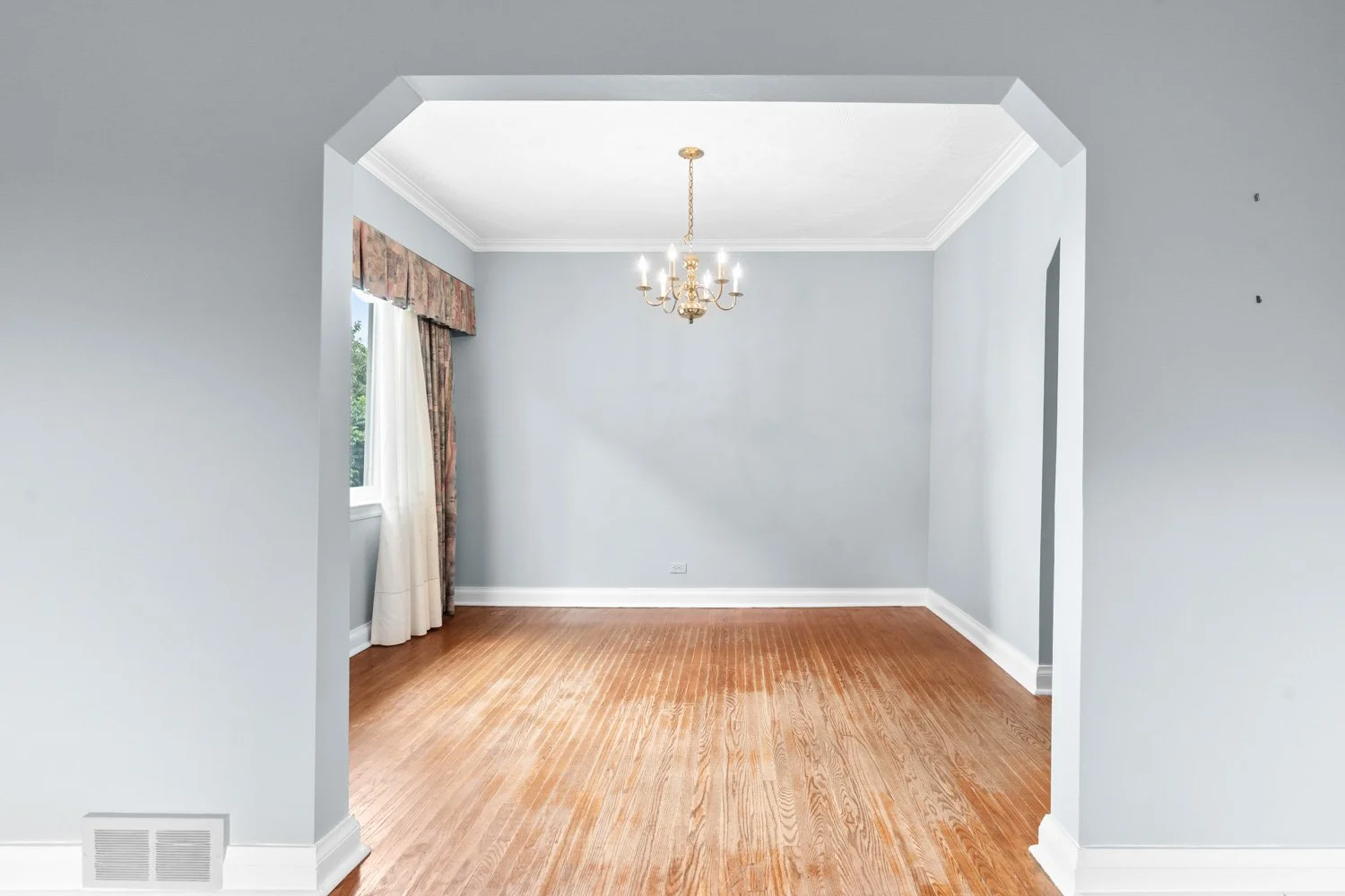 114 Gracefield_010.jpg