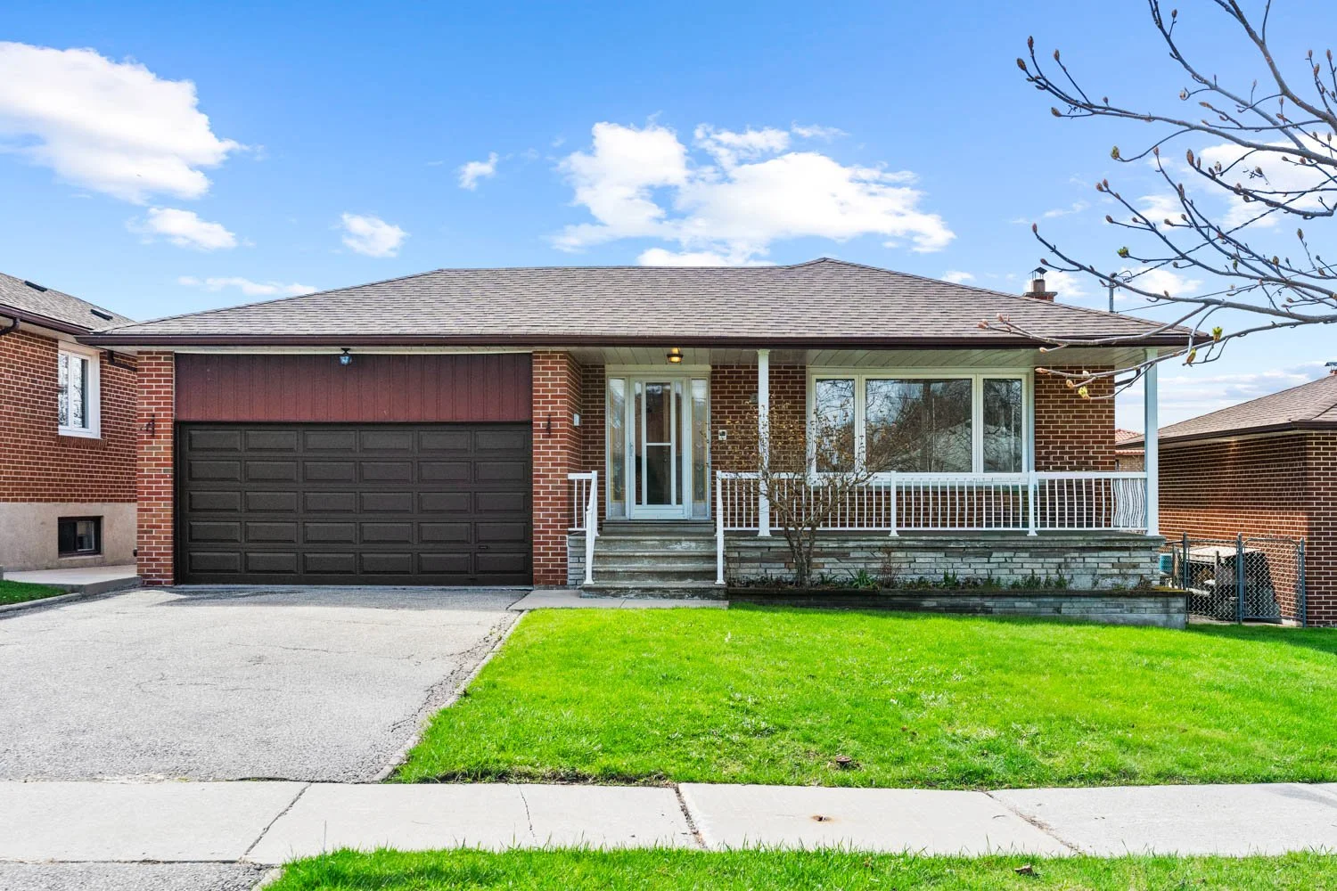 583 Queens Dr_040.jpg