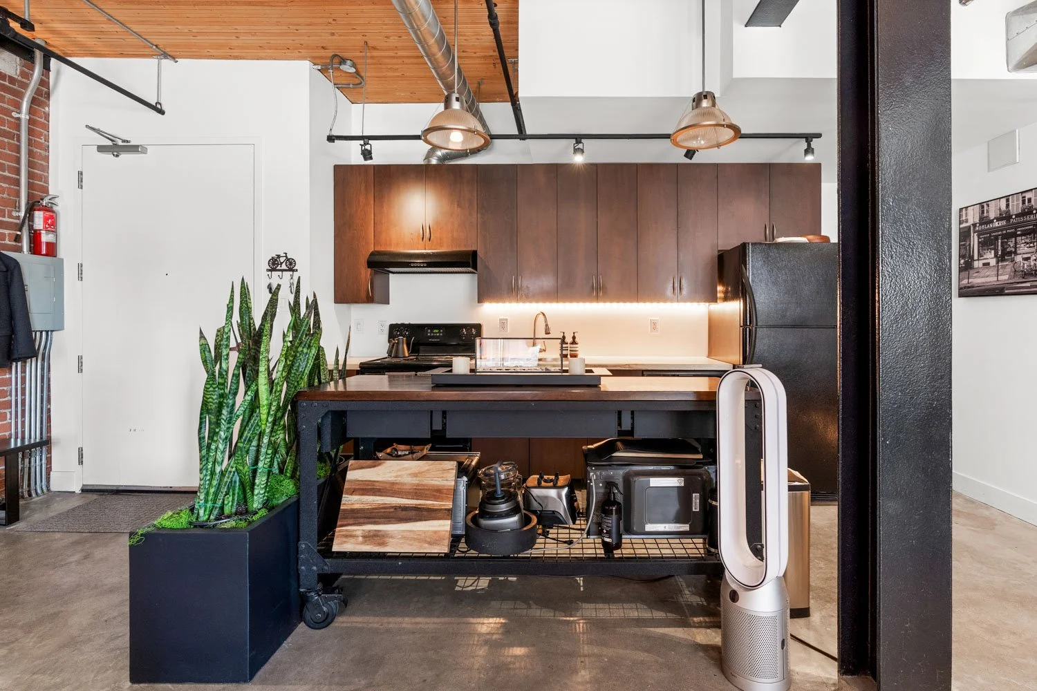 68 Broadview_018.jpg