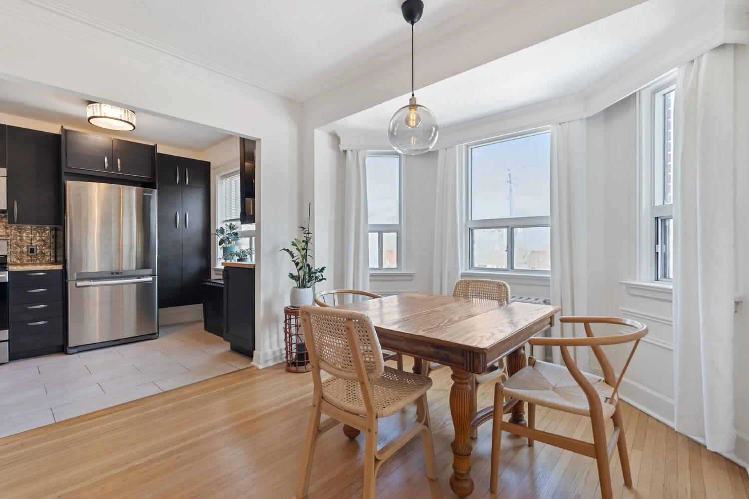 1646 Bathurst_006.jpg