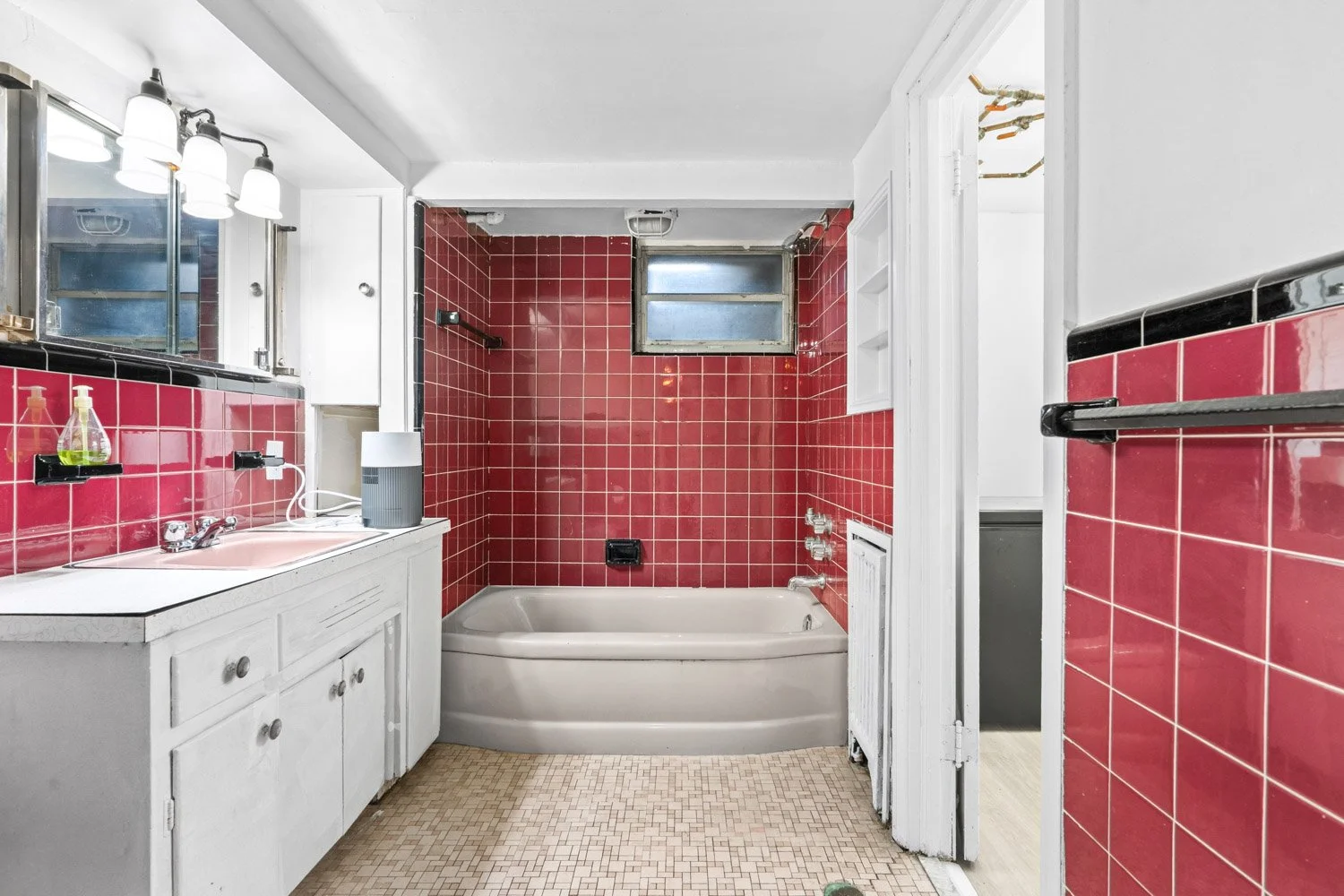 327 Bessborough_042.jpg