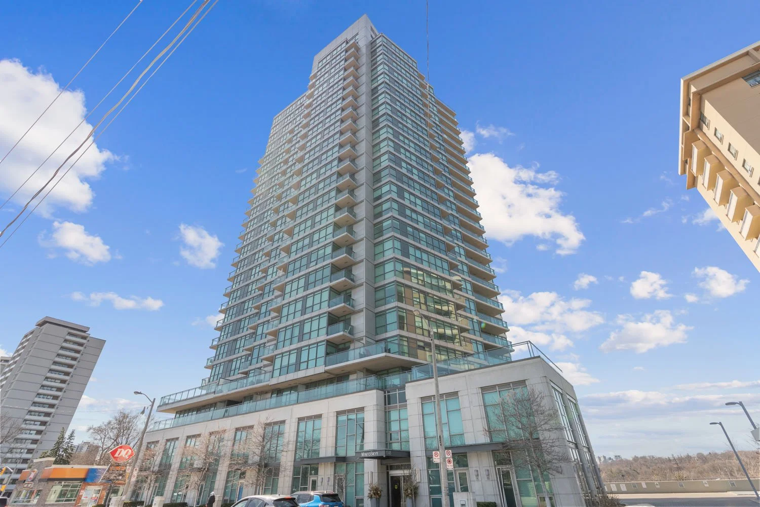 1048 Broadview_024.jpg