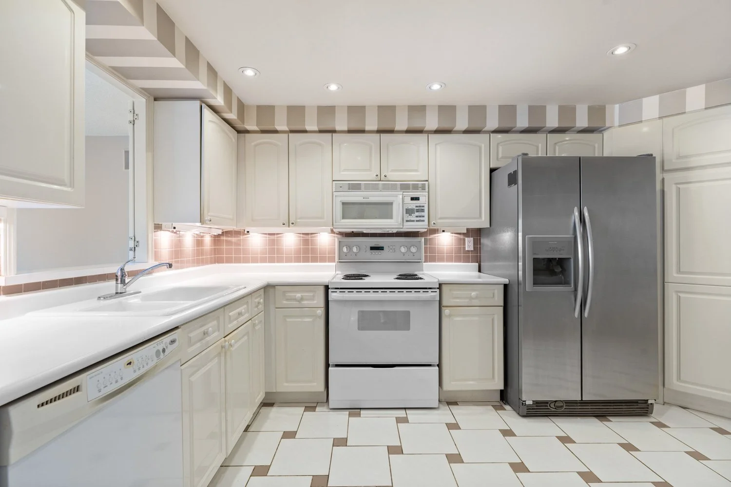 10 Tichester Rd_012.jpg