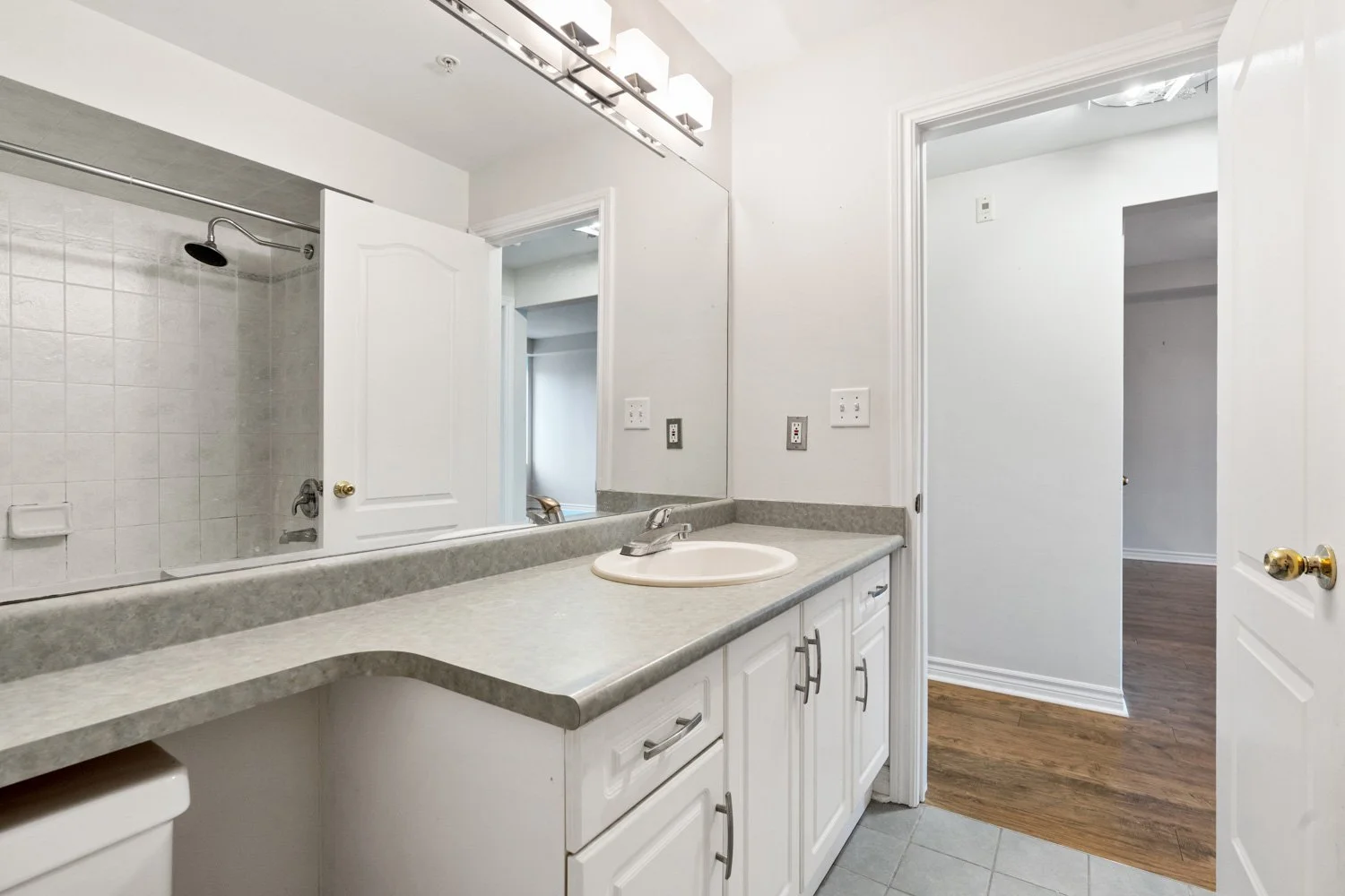 3531 lakeshore_026.jpg