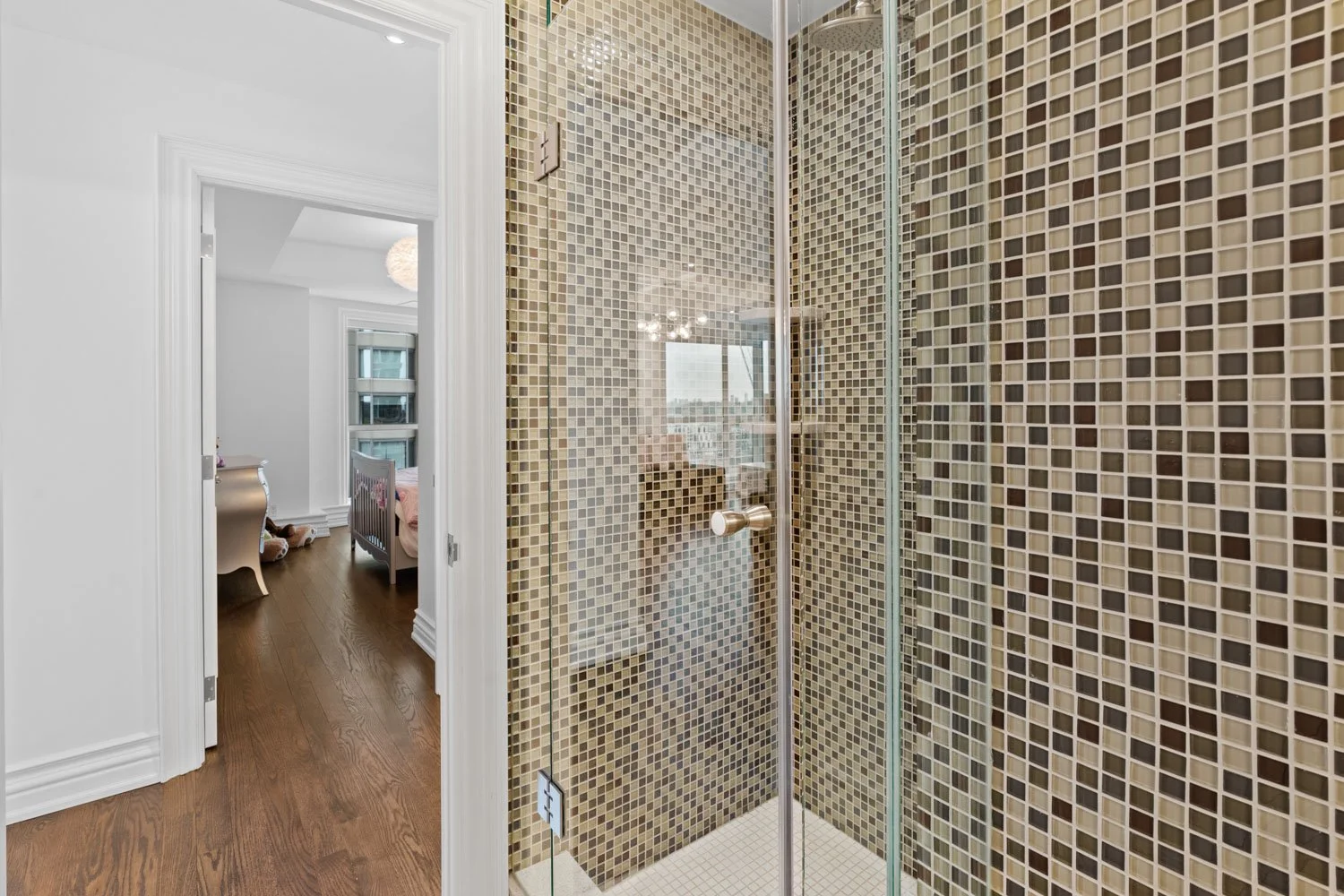 38 Avenue Rd_031.jpg
