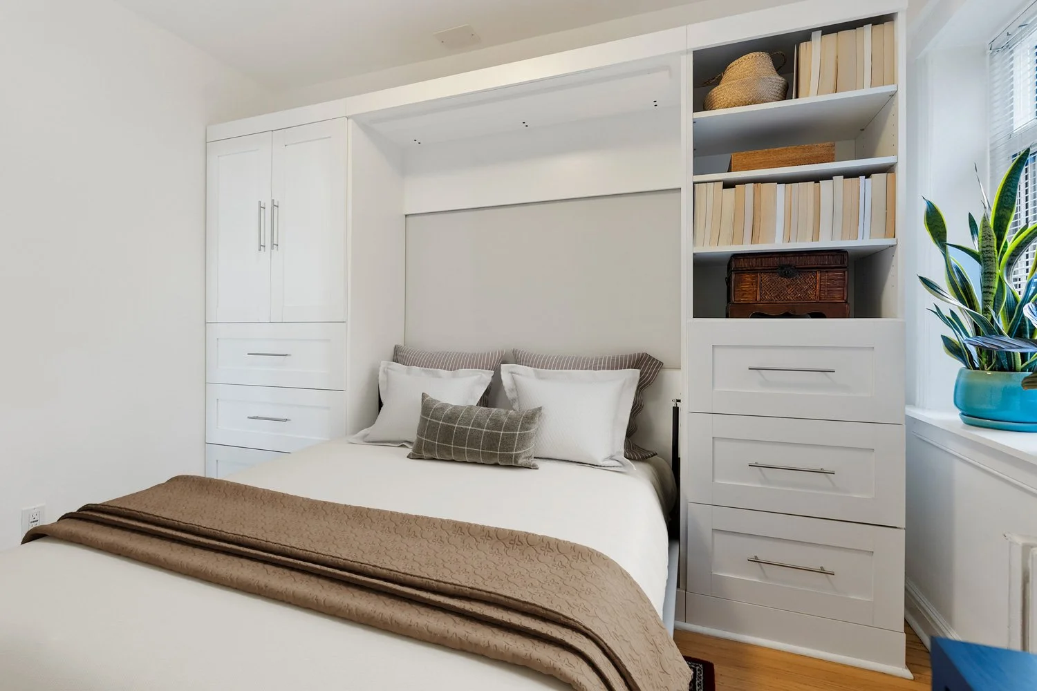 1646 Bathurst_022.jpg