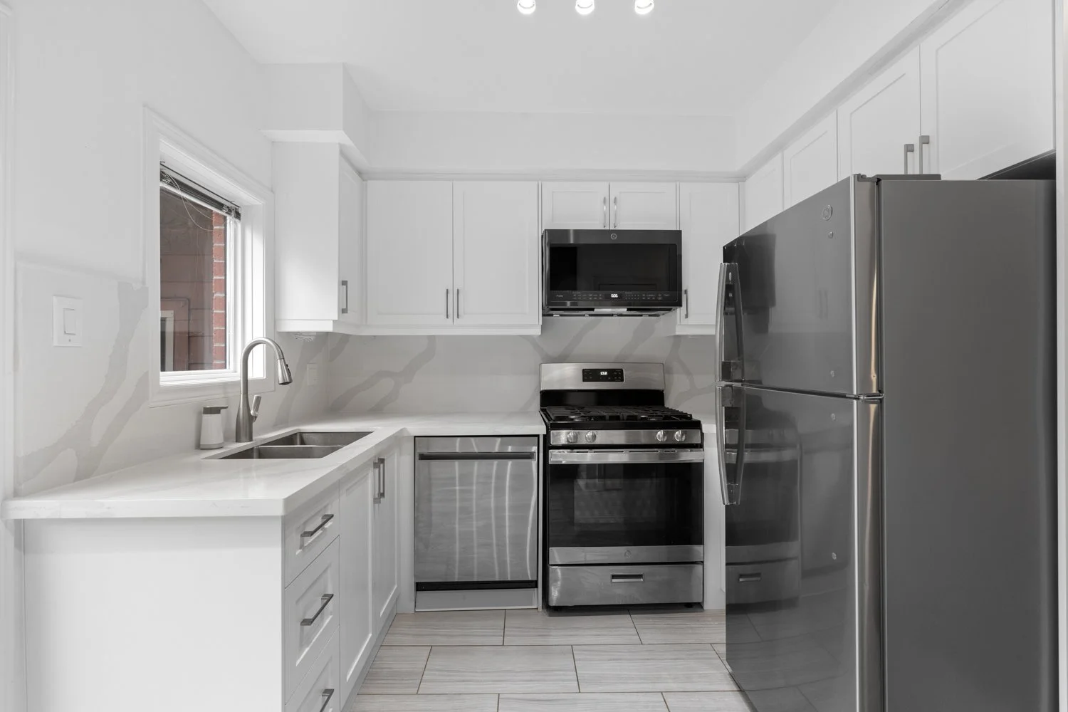 185 Lippincott_005.jpg