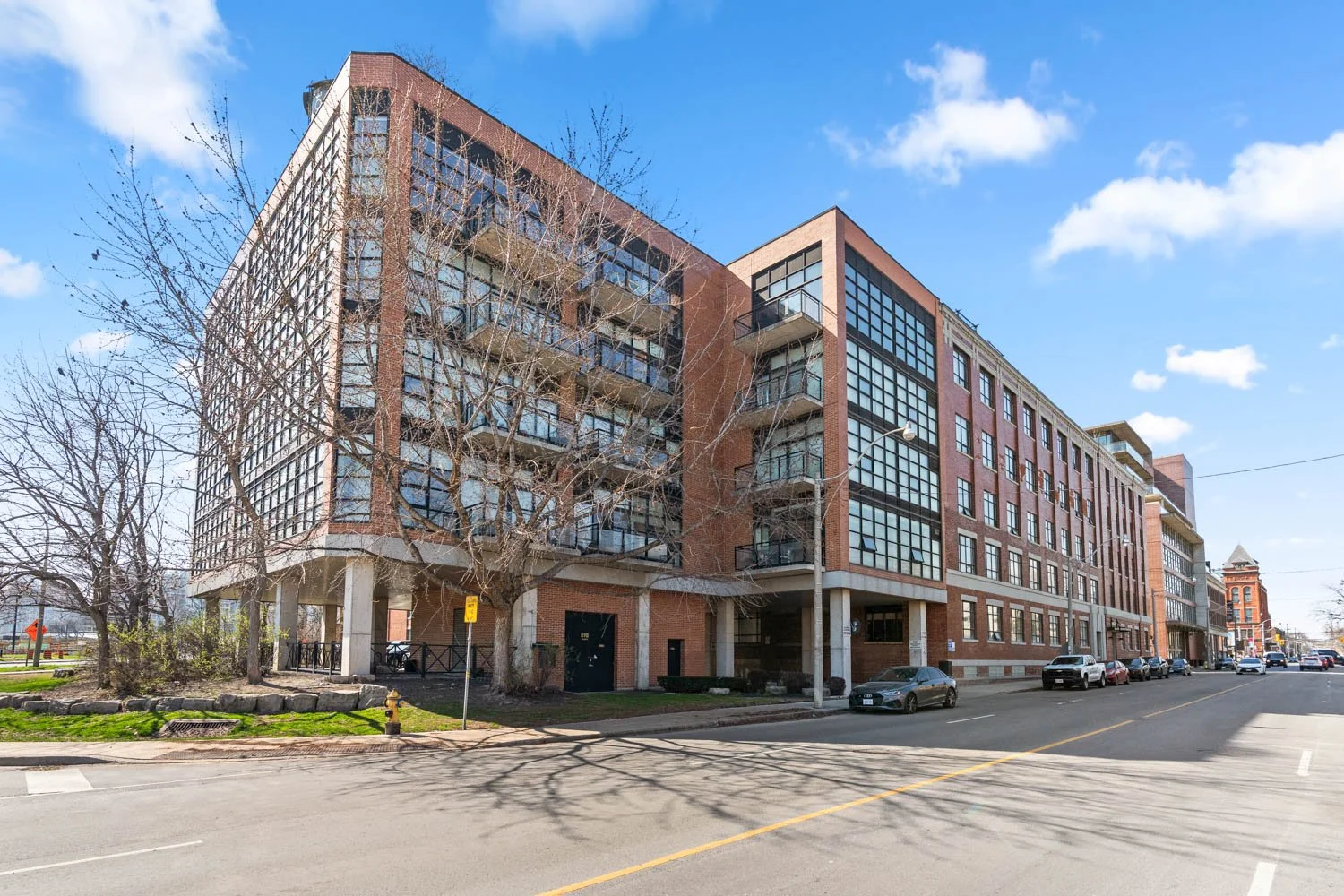 68 Broadview_001.jpg