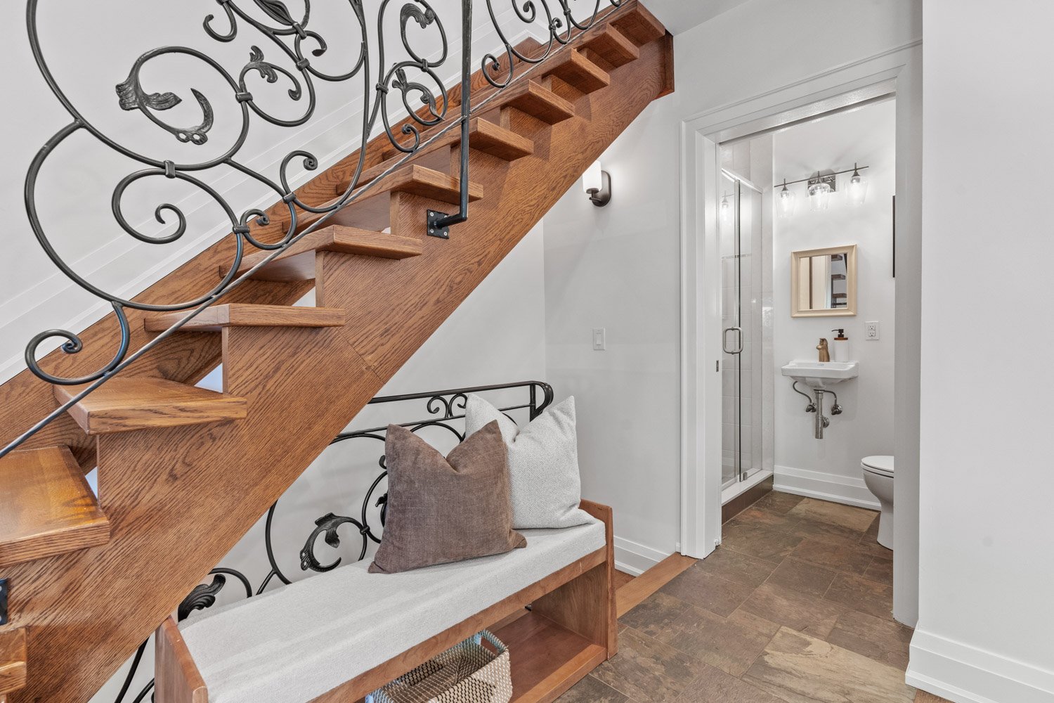 474 Armadale Ave_024.jpg