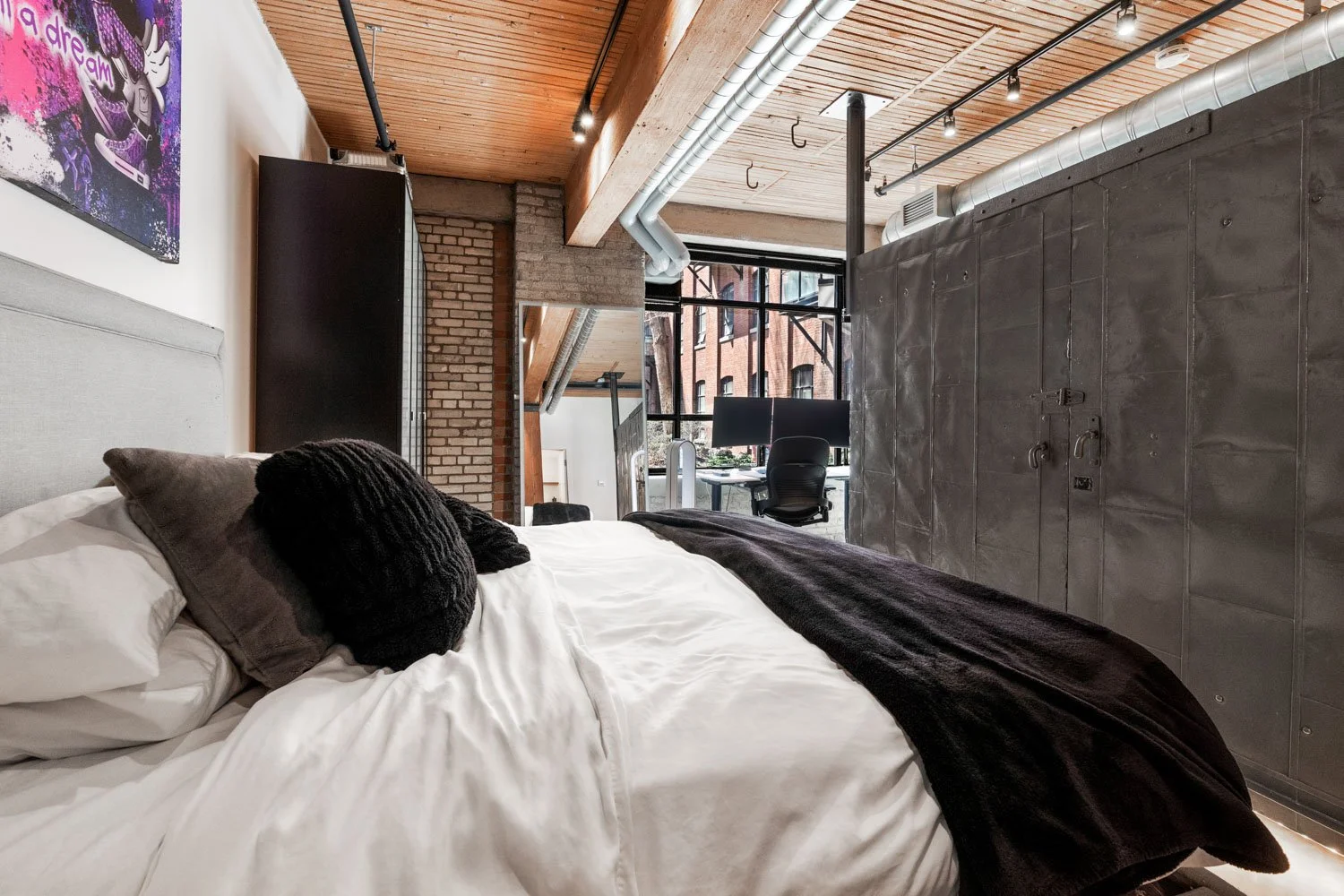 68 Broadview_013.jpg