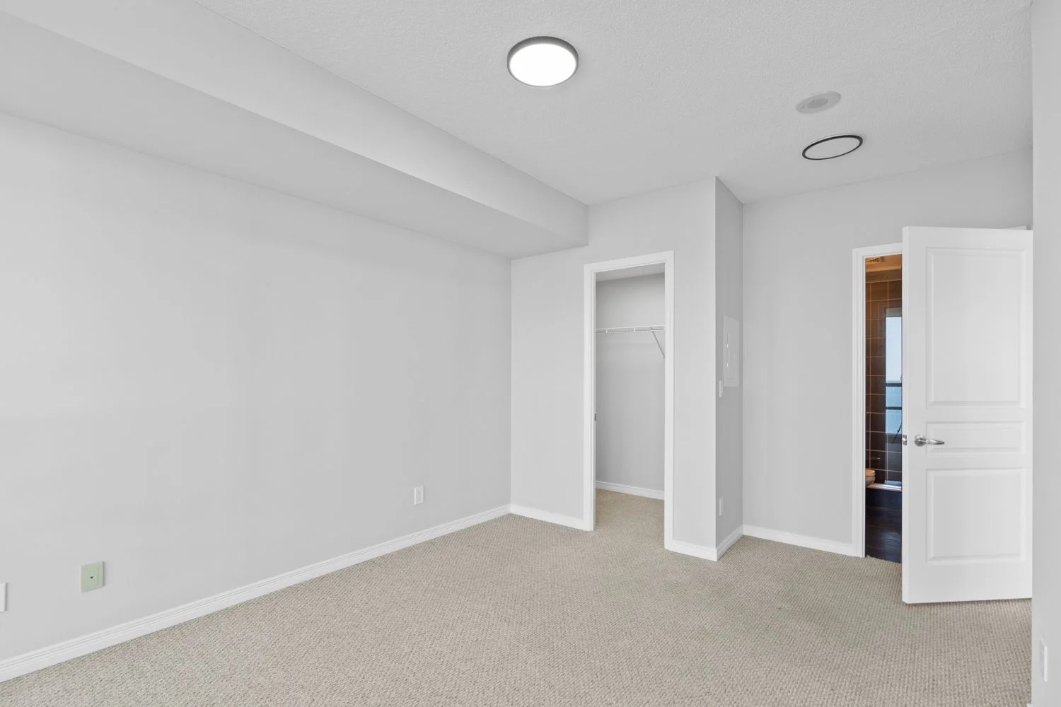 2240 Lakeshore #3006_033.jpg
