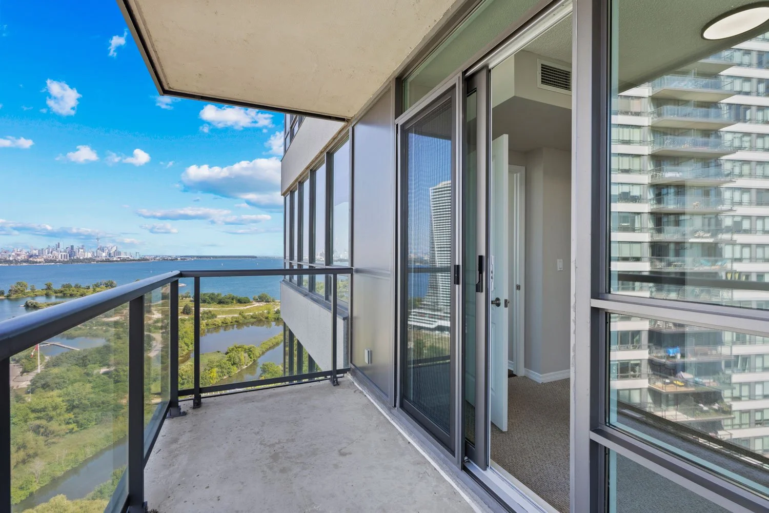 2240 Lakeshore #3006_070.jpg
