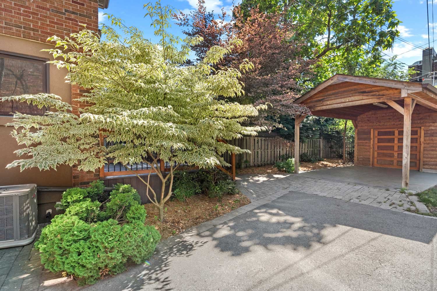 474 Armadale Ave_044.jpg